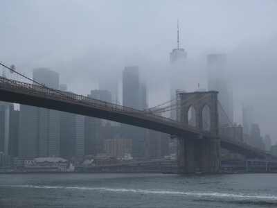 brooklyn bridge during fog and rain